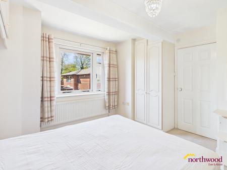 4 bedroom Detached house for sale in Basford Villas, Newcastle-under-Lyme, ST5