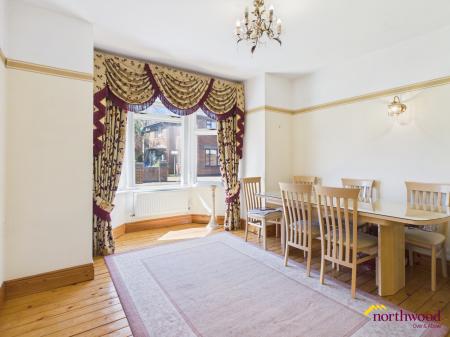 4 bedroom Detached house for sale in Basford Villas, Newcastle-under-Lyme, ST5