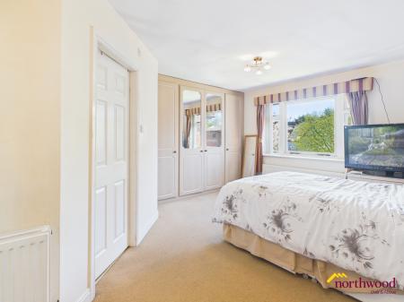 4 bedroom Detached house for sale in Basford Villas, Newcastle-under-Lyme, ST5