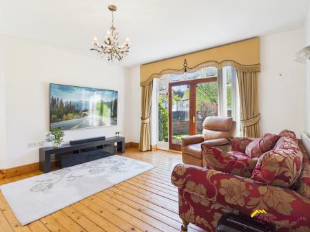 4 bedroom Detached house for sale in Basford Villas, Newcastle-under-Lyme, ST5