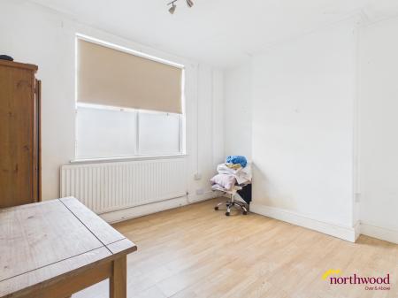 4 bedroom Semi-detached house for sale in Claridge Road, Stoke-on-Trent, ST4