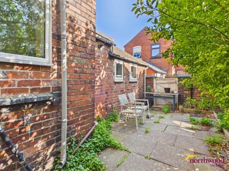 4 bedroom Semi-detached house for sale in Claridge Road, Stoke-on-Trent, ST4