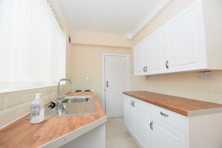 2 bedroom Terraced House to let in Garnett Road East, Porthill, Newcastle-under-Lyme, ST5