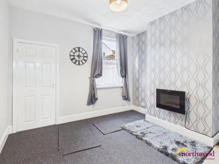 2 bedroom Terraced House to let in Russell Street, Wolstanton, Newcastle-under-Lyme, ST5