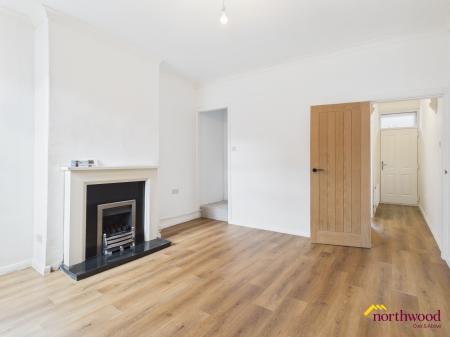 2 bedroom Terraced House to let in Princes Road, Hartshill, ST4