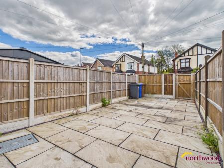 2 bedroom Terraced House to let in Princes Road, Hartshill, ST4