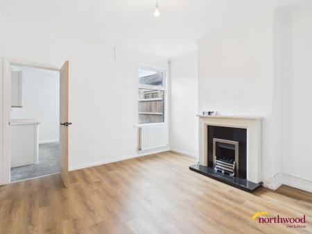 2 bedroom Terraced House to let in Princes Road, Hartshill, ST4