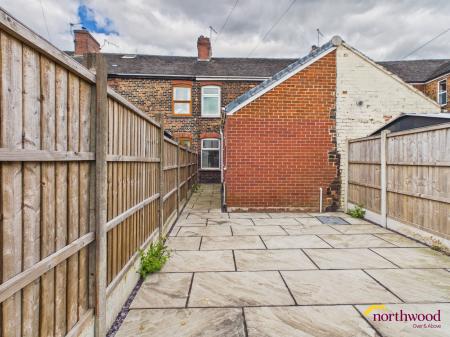 2 bedroom Terraced House to let in Princes Road, Hartshill, ST4