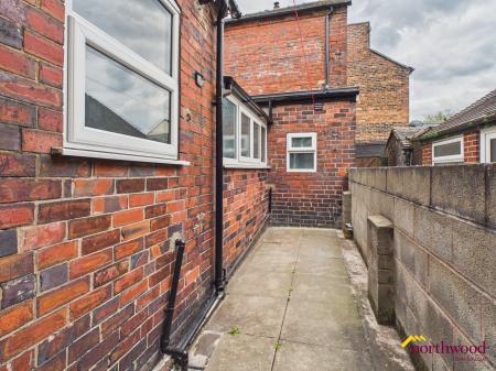 1 bedroom Flat to let in Goldenhill Road, Fenton, ST4