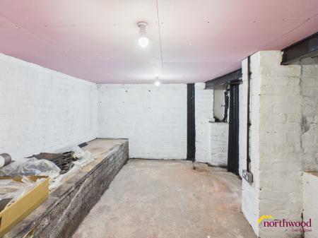 1 bedroom Flat to let in Goldenhill Road, Fenton, ST4