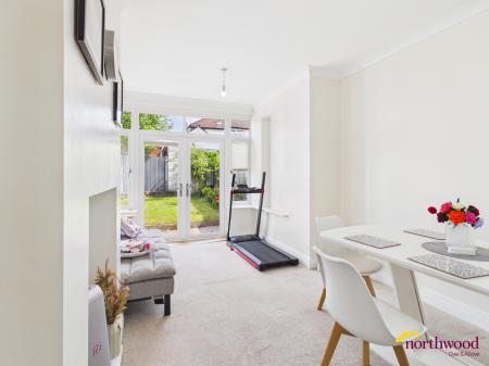 3 bedroom Semi-detached house for sale in Osbourne Road, Hartshill, Hartshill, ST4