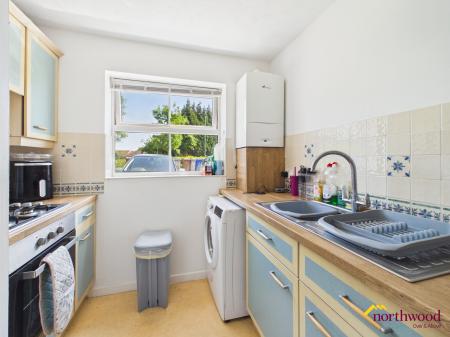 2 bedroom Town house to let in Bowlers Close, Festival Heights, Stoke-on-Trent, ST6