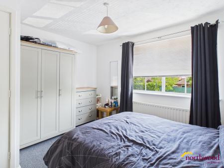 2 bedroom Town house to let in Bowlers Close, Festival Heights, Stoke-on-Trent, ST6