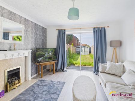 2 bedroom Town house to let in Bowlers Close, Festival Heights, Stoke-on-Trent, ST6