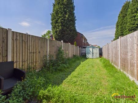 2 bedroom Town house to let in Bowlers Close, Festival Heights, Stoke-on-Trent, ST6
