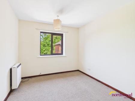 2 bedroom Flat to let in Glebedale Court, Fenton, ST4