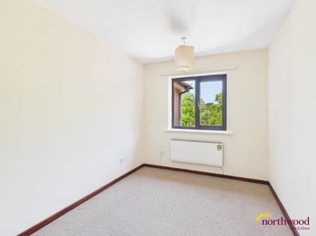 2 bedroom Flat to let in Glebedale Court, Fenton, ST4