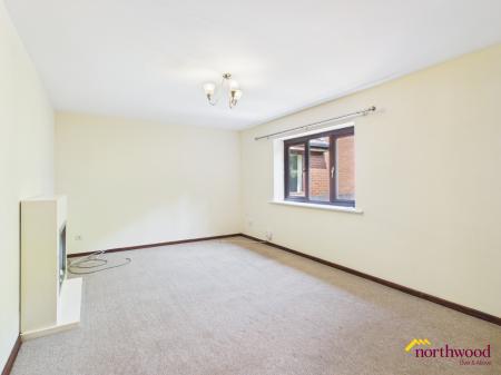 2 bedroom Flat to let in Glebedale Court, Fenton, ST4