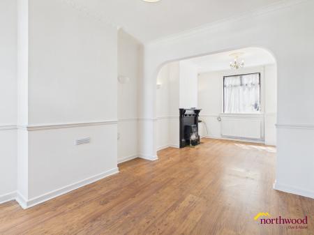 2 bedroom Terraced House to let in Oxford Street, Penkhull, ST4