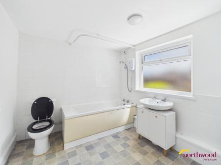 2 bedroom Terraced House to let in Oxford Street, Penkhull, ST4