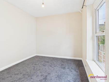 3 bedroom Flat to let in Porthill Bank, Porthill, Newcastle-under-Lyme, ST5