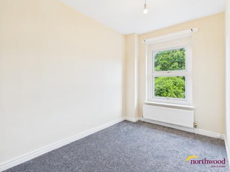 3 bedroom Flat to let in Porthill Bank, Porthill, Newcastle-under-Lyme, ST5