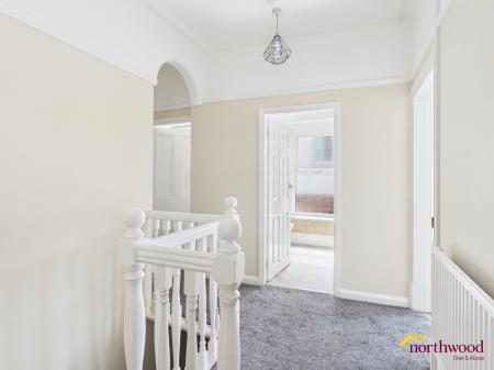 3 bedroom Flat to let in Porthill Bank, Porthill, Newcastle-under-Lyme, ST5