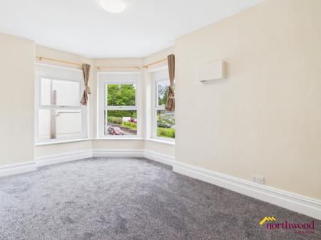 3 bedroom Flat to let in Porthill Bank, Porthill, Newcastle-under-Lyme, ST5