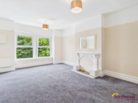 3 bedroom Flat to let in Porthill Bank, Porthill, Newcastle-under-Lyme, ST5
