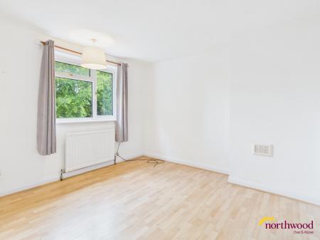 3 bedroom Semi-detached house to let in Cornhill Road, Chell Heath, Stoke-on-Trent, ST6
