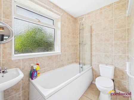 3 bedroom Semi-detached house to let in Cornhill Road, Chell Heath, Stoke-on-Trent, ST6