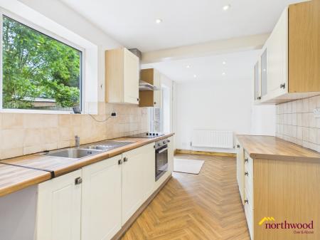 3 bedroom Semi-detached house to let in Cornhill Road, Chell Heath, Stoke-on-Trent, ST6