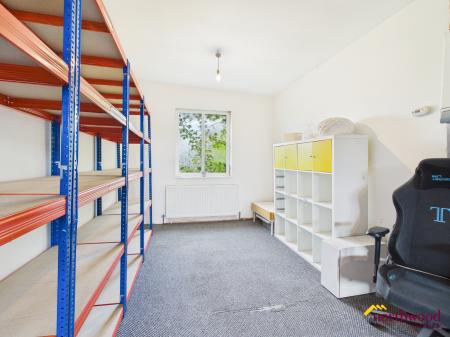 3 bedroom Semi-detached house for sale in The Avenue, Hartshill, Hartshill, ST4