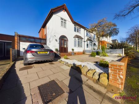 3 bedroom Semi-detached house for sale in The Avenue, Hartshill, Hartshill, ST4
