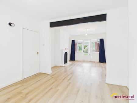3 bedroom Semi-detached house for sale in The Avenue, Hartshill, Hartshill, ST4