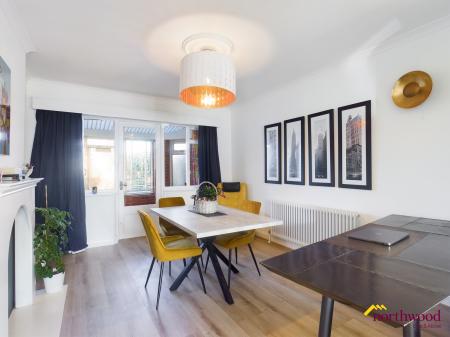 3 bedroom Semi-detached house for sale in The Avenue, Hartshill, Hartshill, ST4