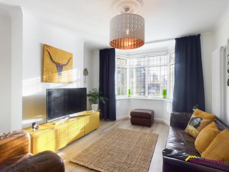 3 bedroom Semi-detached house for sale in The Avenue, Hartshill, Hartshill, ST4