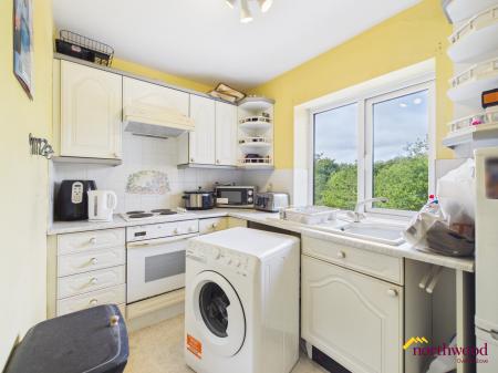 2 bedroom Flat for sale in Glebedale Court, Fenton, ST4