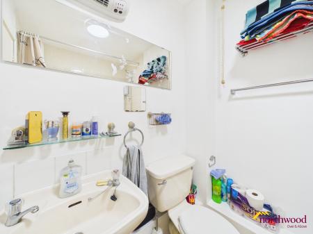 2 bedroom Flat for sale in Glebedale Court, Fenton, ST4