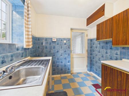 3 bedroom Semi-detached house for sale in Kingsbridge Avenue, Clayton, Newcastle-under-Lyme, ST5