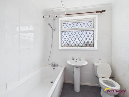3 bedroom Detached house to let in Milton Road, Sneyd Green, Stoke-on-Trent, ST1