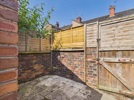 2 bedroom Terraced House to let in Fletcher Road, Stoke-on-Trent, ST4