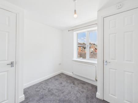 3 bedroom Terraced House to let in Crown Street, Silverdale, ST5