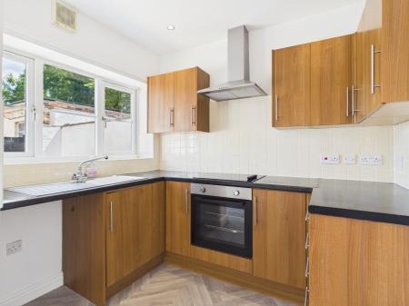 3 bedroom Terraced House to let in Crown Street, Silverdale, ST5