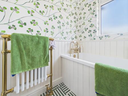 4 bedroom Semi-detached house for sale in Stuart Avenue, Trentham, Stoke-on-Trent, ST4