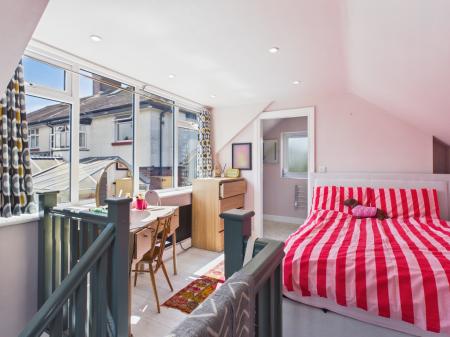 4 bedroom Semi-detached house for sale in Stuart Avenue, Trentham, Stoke-on-Trent, ST4