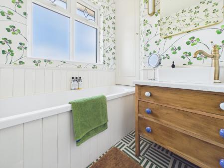 4 bedroom Semi-detached house for sale in Stuart Avenue, Trentham, Stoke-on-Trent, ST4