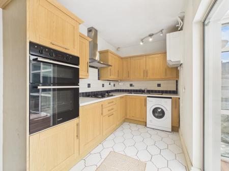 2 bedroom Terraced House for sale in Nelson Road, Hartshill, ST4