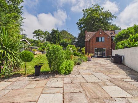 4 bedroom Coach House to let in The Coach House, Butterton, ST5