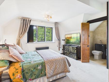 4 bedroom Coach House to let in The Coach House, Butterton, ST5